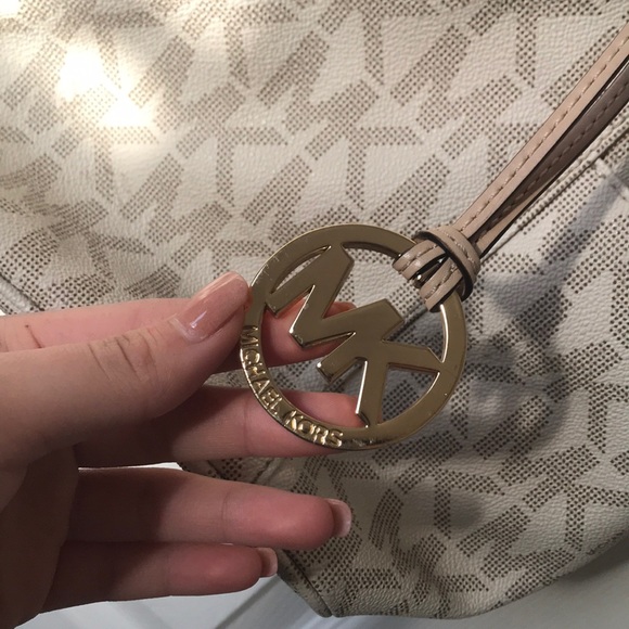 Micheal Kors Bag - Picture 2 of 8